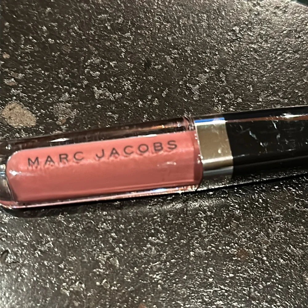 TRAVEL SIZE BUNDLE MARC JACOBS LIPSTICK GLOSS AND HIGHLINER. NIP